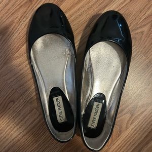 Steve Madden black flats
